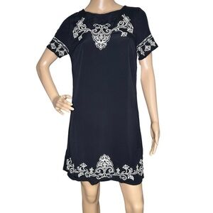 Lulu's Tale to Tell black and tan embroidered shift dress NWT Small